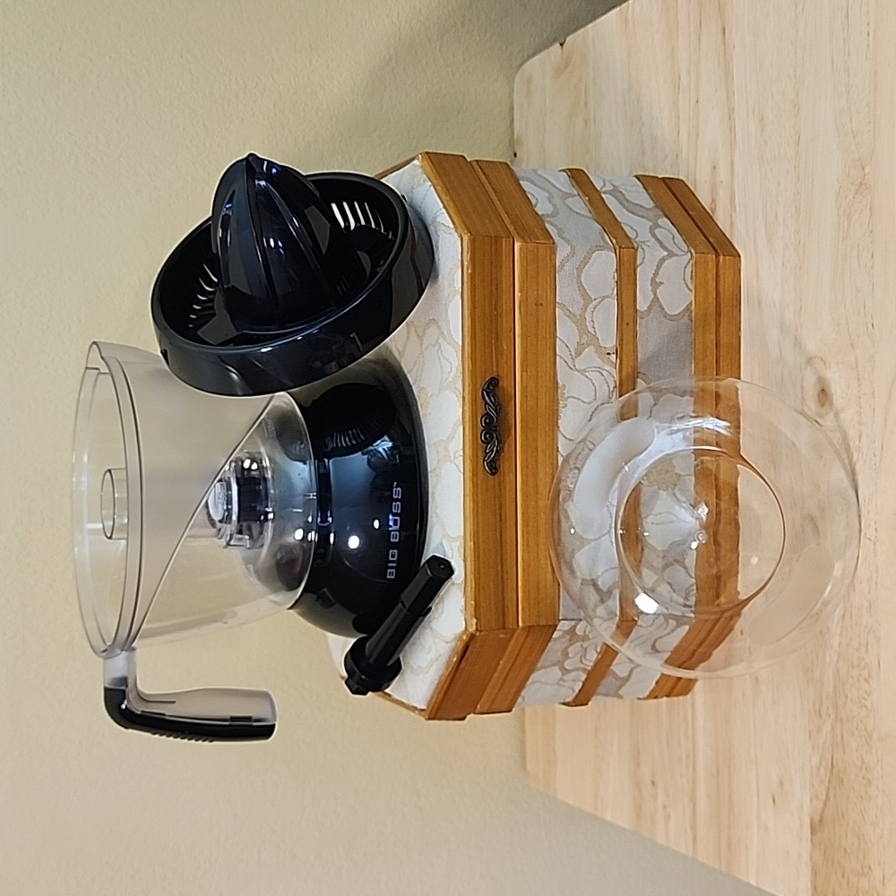 Big Boss Electric Citrus Juicer - Picture 2 of 7